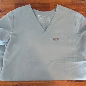 Figs Catarina one pocket scrub top dusty blue